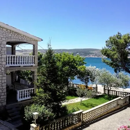 Apartment Marijana-direktno Na Moru *