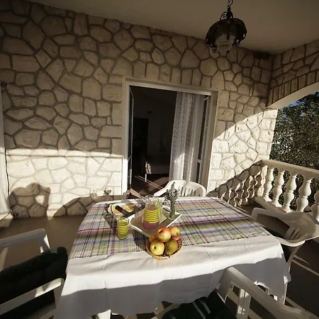 Apartment Marijana-direktno Na Moru Seline