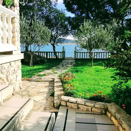 Apartament Marijana-direktno Na Moru