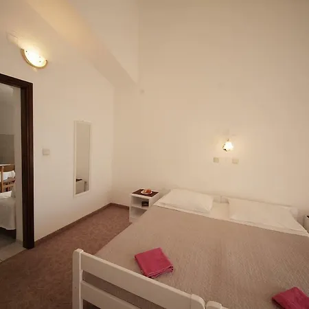 Apartament Marijana-direktno Na Moru Seline