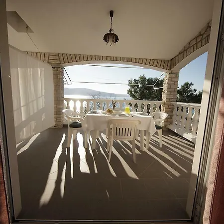 Marijana-direktno Na Moru *