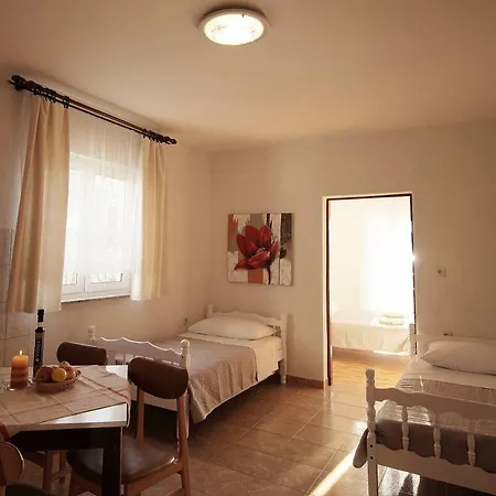 Marijana-direktno Na Moru Apartament *