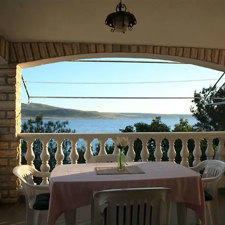 公寓 Marijana-direktno Na Moru *