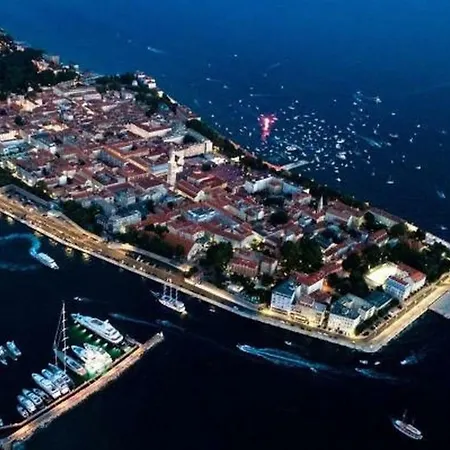 Apartament Marijana-direktno Na Moru