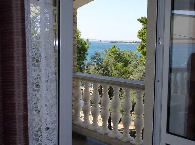 Marijana-direktno Na Moru *